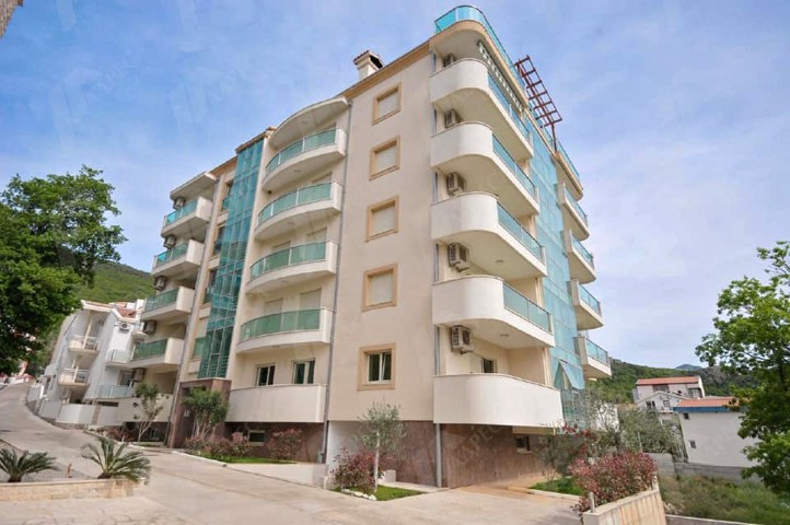 2+1 Flat for Sale in Budva Beçici, Montenegro